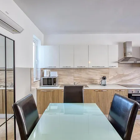 2br With Private Balcony By 360 Estates アパート *