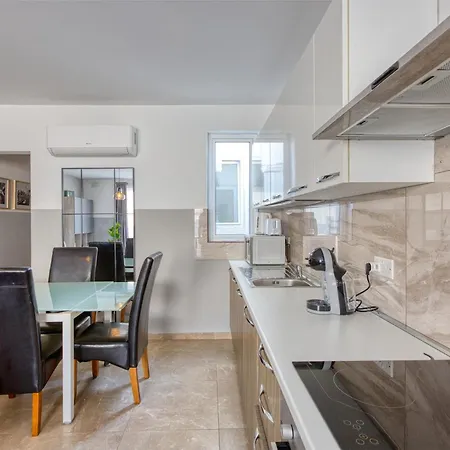 2br With Private Balcony By 360 Estates アパート *