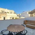 2br With Private Balcony By 360 Estates *