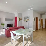 Apartment 2br With Private Balcony By 360 Estates