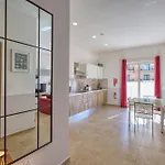 Apartment 2br With Private Balcony By 360 Estates