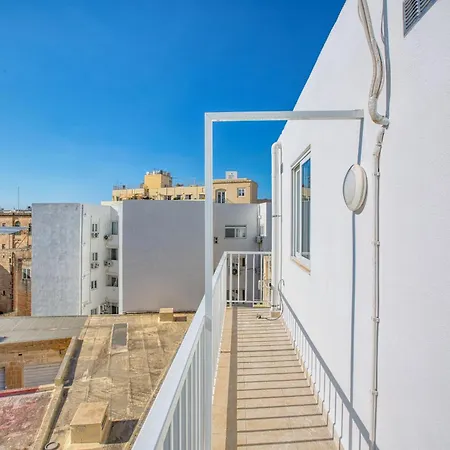 דירה 2br With Private Balcony By 360 Estates *