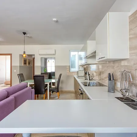 2br With Private Balcony By 360 Estates * סליאמה