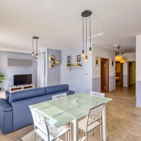 2br With Private Balcony By 360 Estates Apartment *