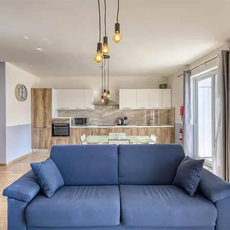 شقة 2br With Private Balcony By 360 Estates سليمة