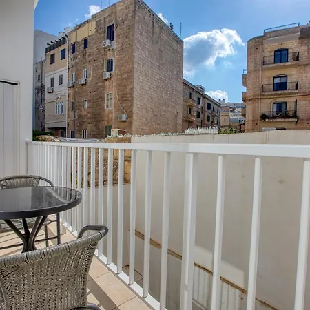 2br With Private Balcony By 360 Estates דירה סליאמה