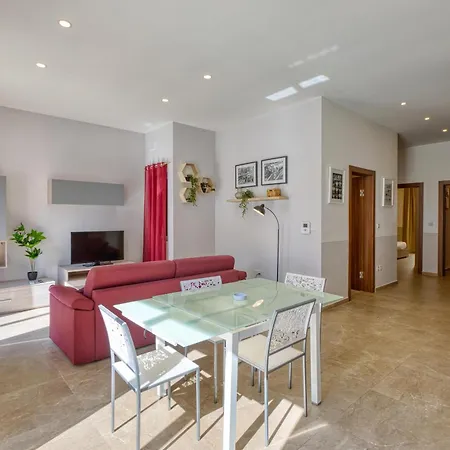 דירה 2br With Private Balcony By 360 Estates